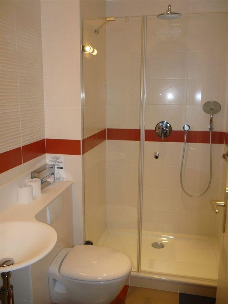 Logis Hotel Du Chateau Combourg Zewnętrze zdjęcie